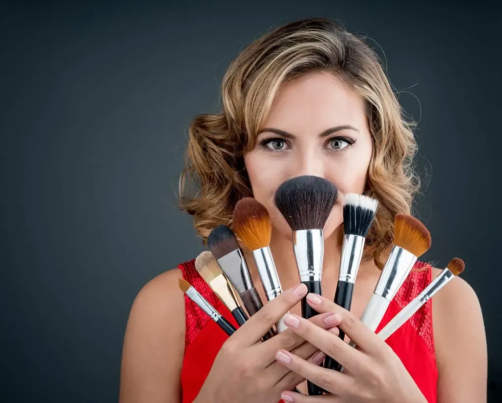 Professional Makeup Artist training in Dubai